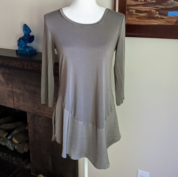 Logo Lori Goldstein Sm Satin Hem Olive Green Tunic